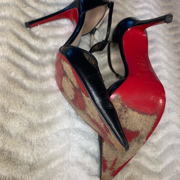 Christian Louboutin - Picture 3 of 13